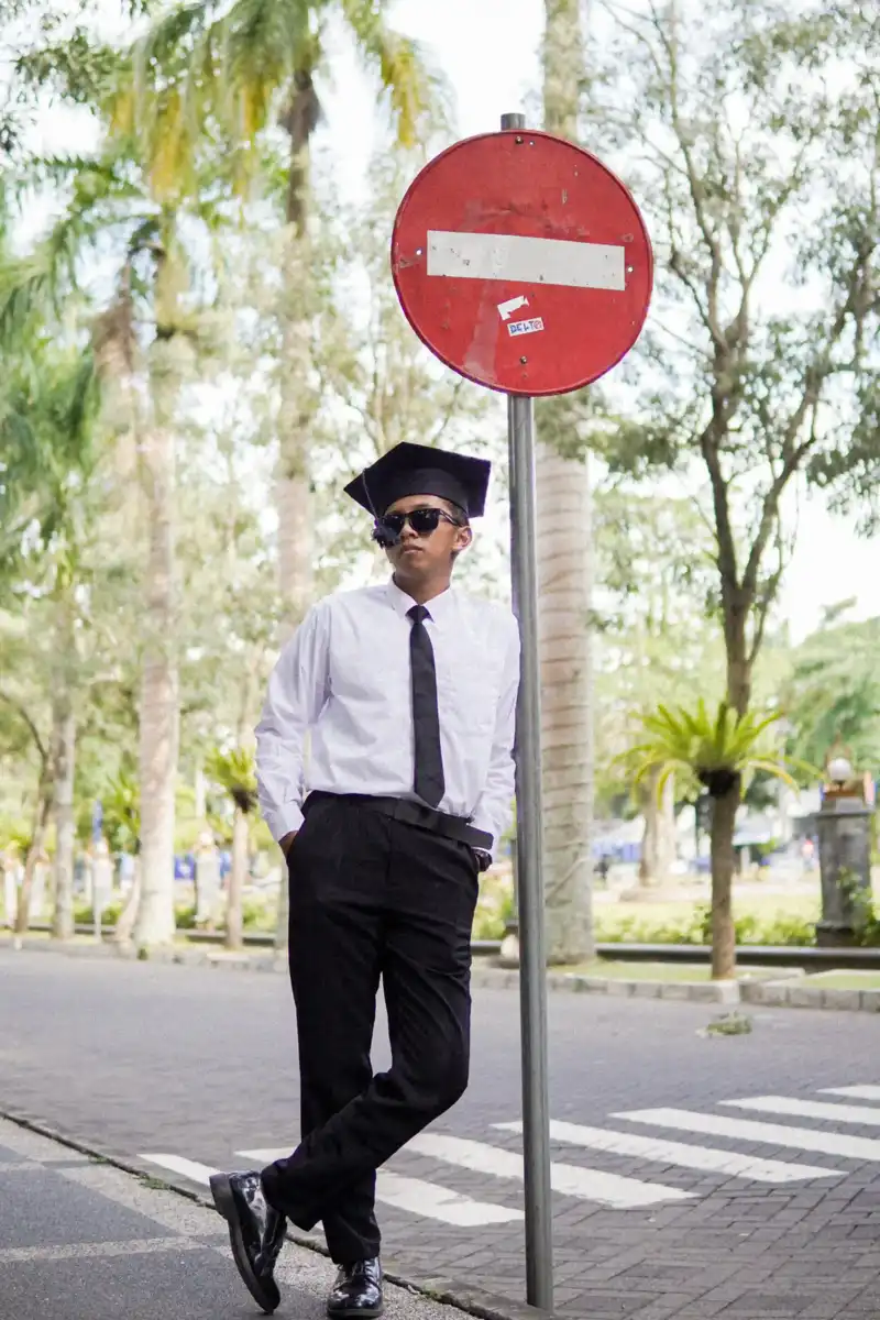 Gambar wisuda Ananta